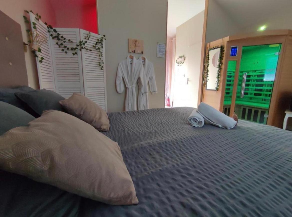 Le Cocoon D'Emy Bed & Breakfast Louvetot Екстериор снимка