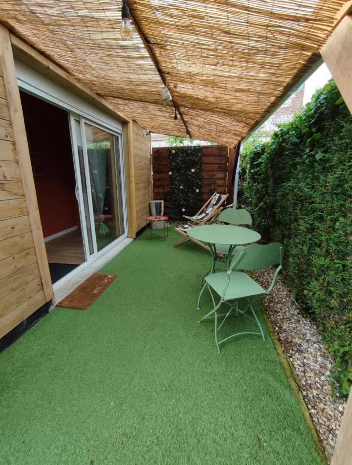 Le Cocoon D'Emy Bed & Breakfast Louvetot Екстериор снимка